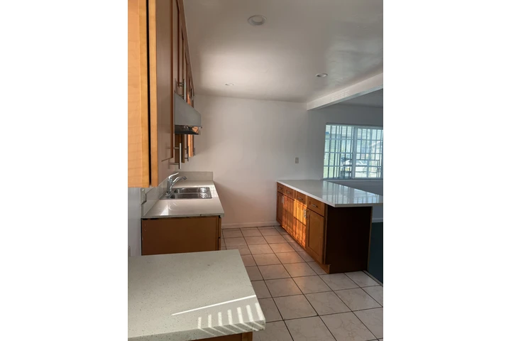 $1750 : DEPARTAMENTO  EN RENTA image 7