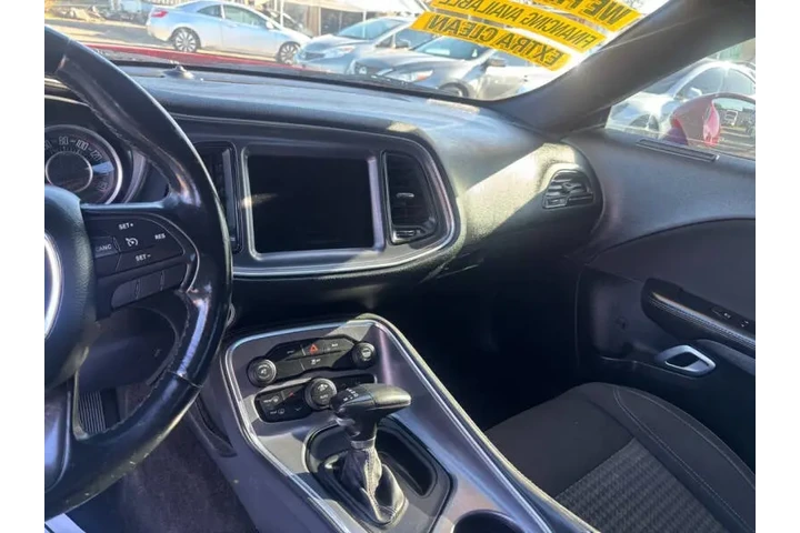 $12999 : 2015 Challenger SXT image 10
