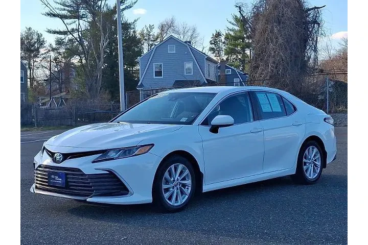 $20288 : Toyota Camry 2022 AWD LE 4dr image 3