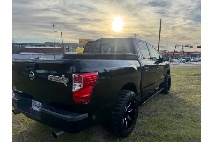 $16995 : 2017 Titan image 5