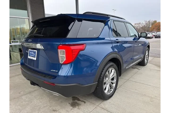 $32900 : Ford Explorer 2023 AWD XLT 4 image 8