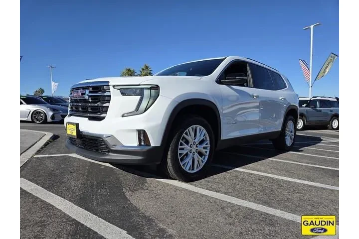 $35900 : GMC Acadia 2024 Elevation 4d image 3