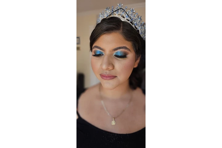 MAQUILLAJE Y PEINADO image 3