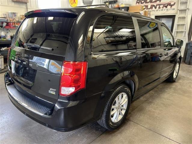 2015 Grand Caravan SXT image 4