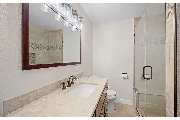 $2500 : Beautiful 3 bedroom house image 3