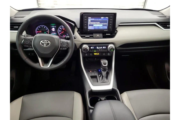 $26998 : Toyota RAV4 2021 XLE Premium image 9