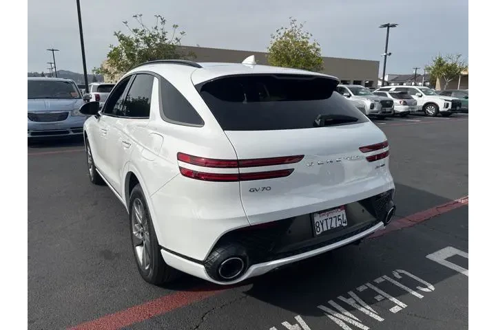 $33990 : Genesis GV70 2022 AWD 3.5T S image 2