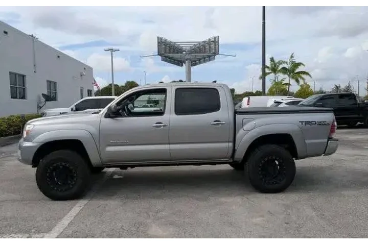 $3500 : Clean tacoma and Runs well image 10