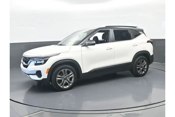 $16711 : Kia Seltos 2023 S 4dr SUV image 2