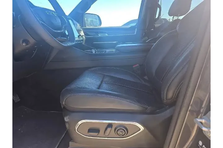 $39008 : Jeep Wagoneer L 2024 4x4 Ser image 6