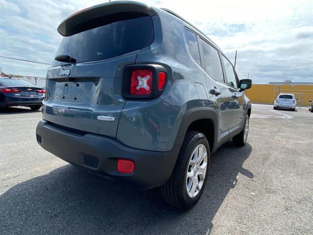 $10995 : 2017 Renegade Latitude image 7