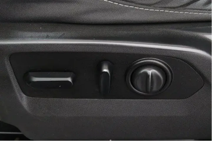 $39981 : Chevrolet Silverado 2500HD 2 image 7