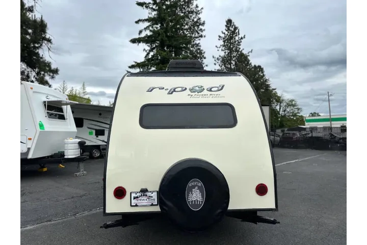 $10900 : 2015 Forest River R-POD 171RP image 10