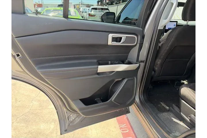 $29400 : Ford Explorer 2023 XLT 4dr S image 7