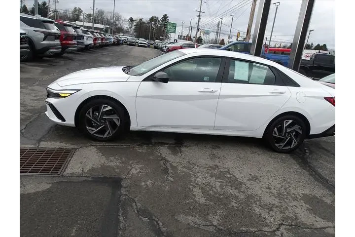 $25301 : Hyundai ELANTRA 2025 SEL Spo image 4