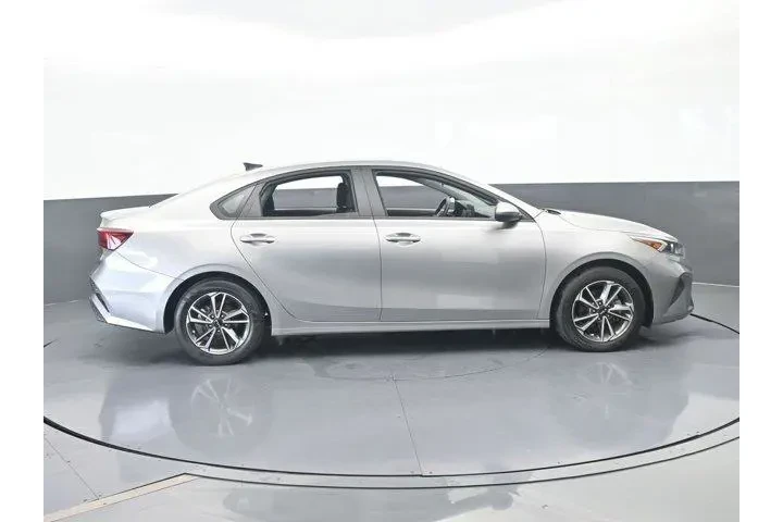 $14498 : Kia Forte 2023 LX 4dr Sedan image 7