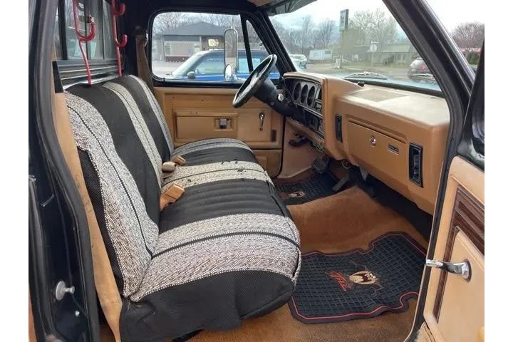 $4985 : Dodge RAM 250 1985 2dr Stand image 8