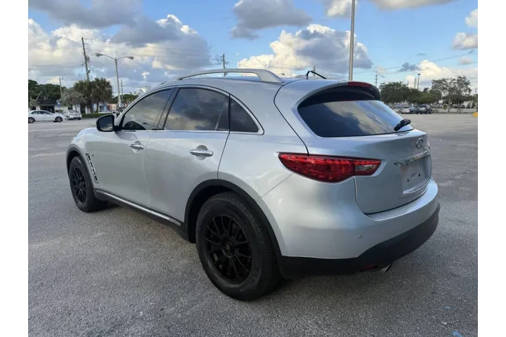 $13995 : 2017 QX70 image 9