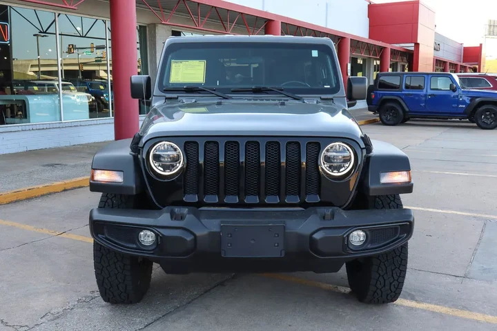 $32988 : 2022 Wrangler Unlimited Willy image 3