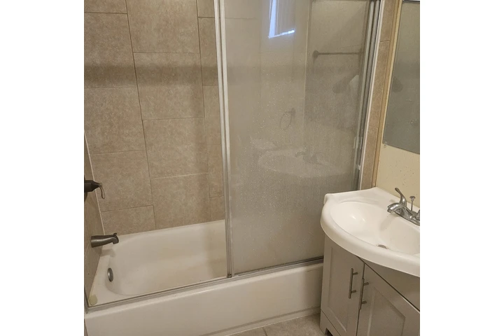 $900 : SE RENTA CUARTO image 4
