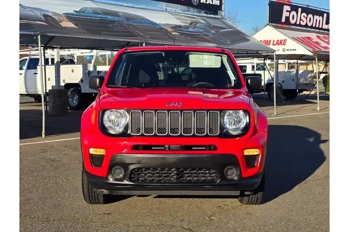 $20900 : Jeep Renegade 2023 4x4 Uplan image 2