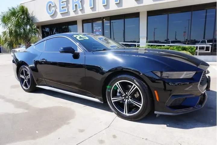 $32988 : Ford Mustang 2025 EcoBoost 2 image 1