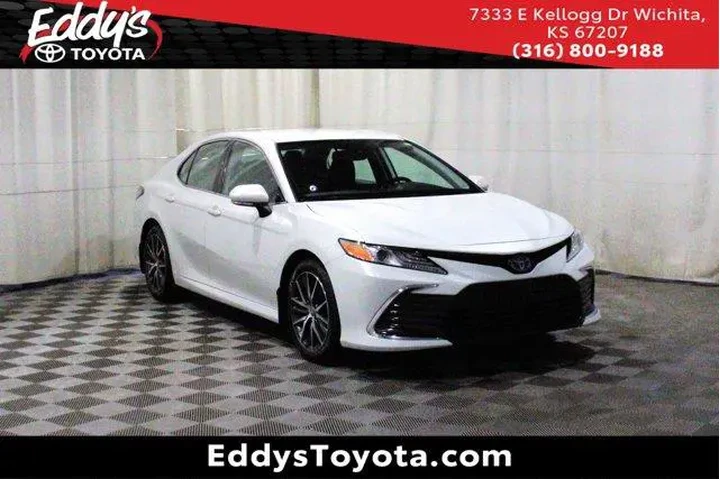 $26998 : Toyota Camry Hybrid 2022 XLE image 1
