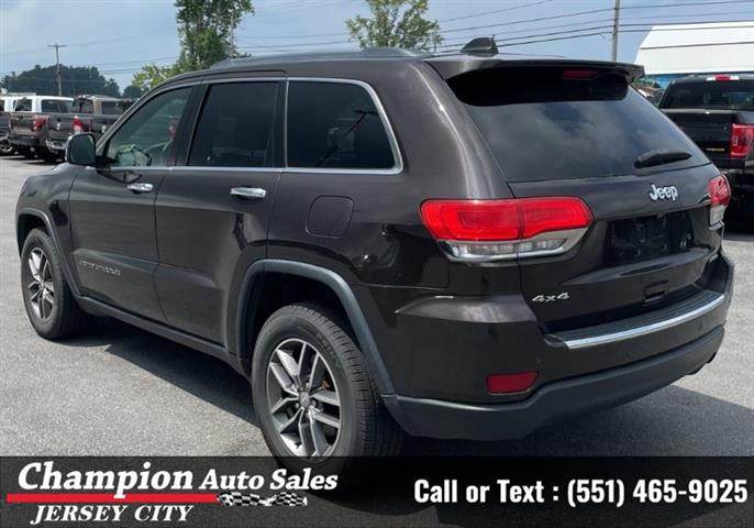 Used 2017 Grand Cherokee Limi image 5