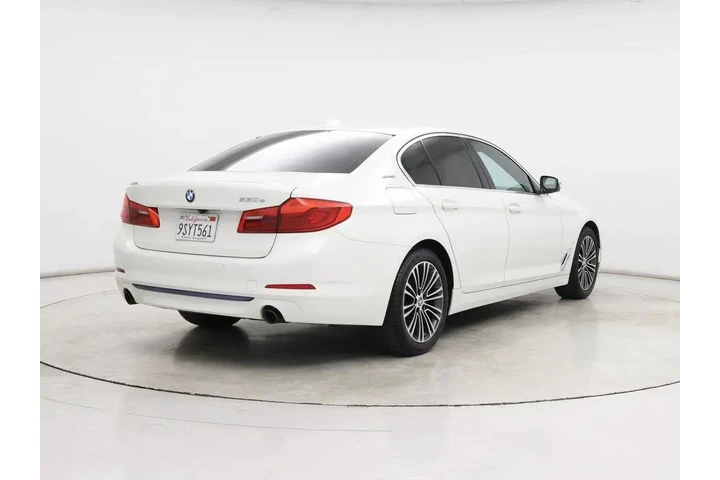 $22998 : BMW 5 Series 2019 530e iPerf image 8