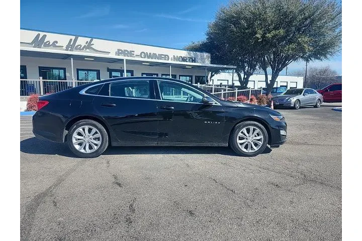 $15298 : Chevrolet Malibu 2023 LT 4dr image 2