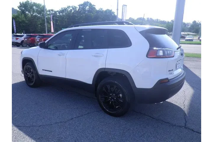 $25980 : Jeep Cherokee 2023 4x4 Altit image 4