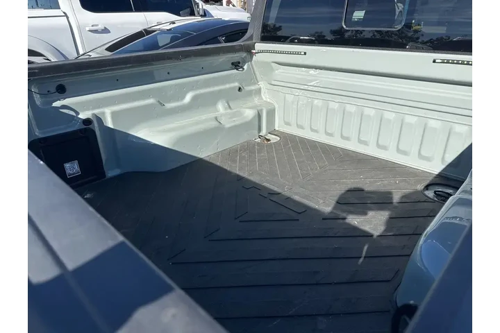 $27588 : Ford Maverick 2023 XLT 4dr S image 6