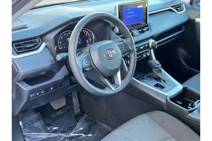 $30500 : Toyota RAV4 2024 AWD XLE 4dr image 10