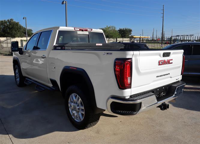 $58900 : 2022 GMC Sierra 3500HD SLT Cr image 3