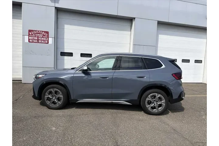 $32943 : BMW X1 2023 AWD xDrive28i 4d image 4