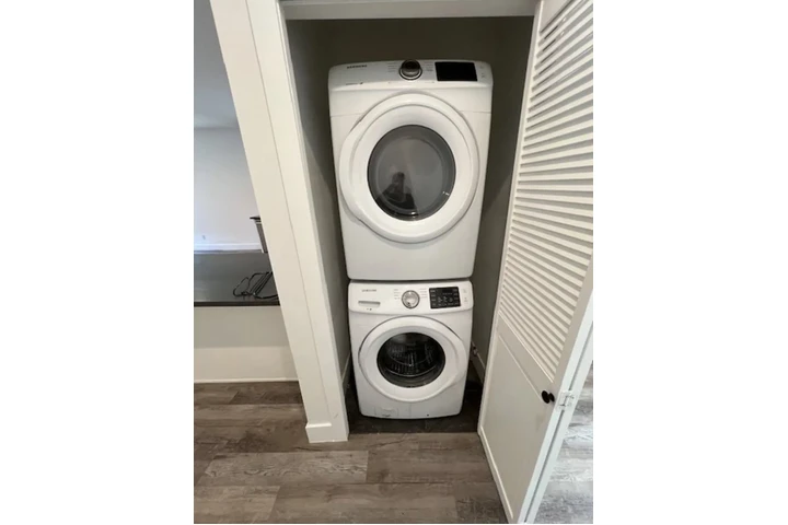 $1955 : 2 Bedroom Apt in W Pico Blvd image 7