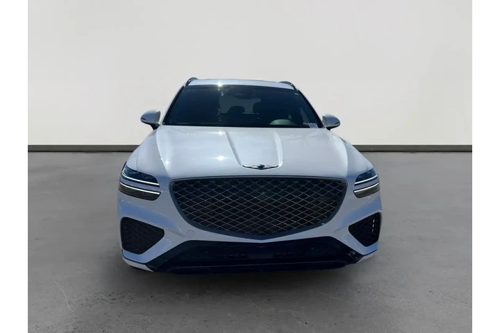 Genesis GV70 2025 AWD 3.5T S image 8