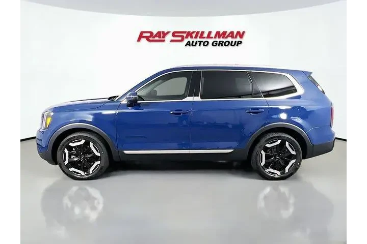 $33975 : Kia Telluride 2023 AWD EX 4d image 3