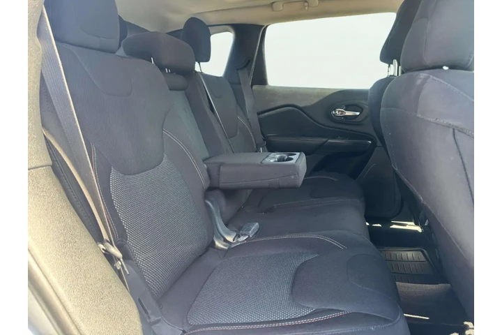 $10999 : 2017 Cherokee image 10