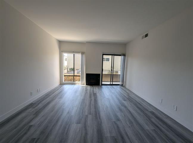 $1600 : New unit Available image 1