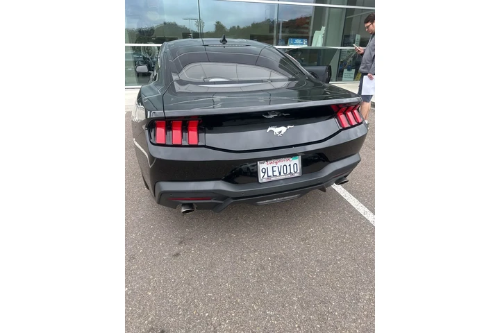 $28900 : Ford Mustang 2024 EcoBoost 2 image 3