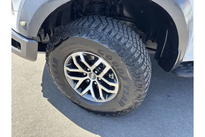 $43995 : 2017 F-150 Raptor image 3