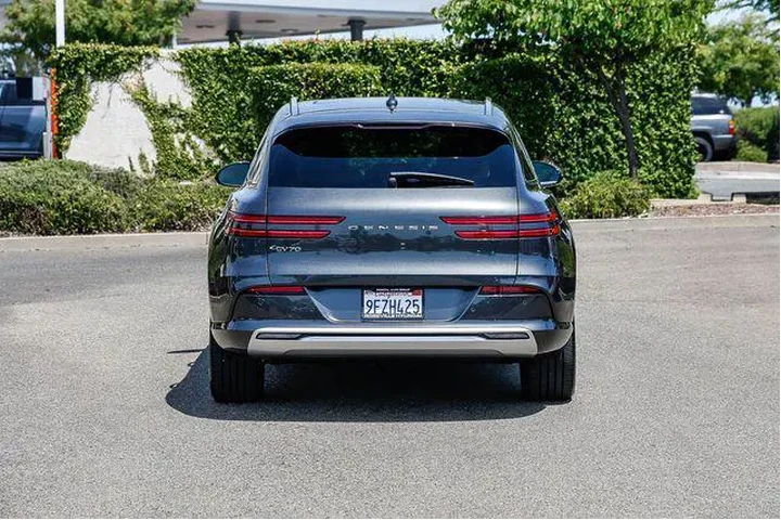 $37798 : Genesis Electrified GV70 202 image 4
