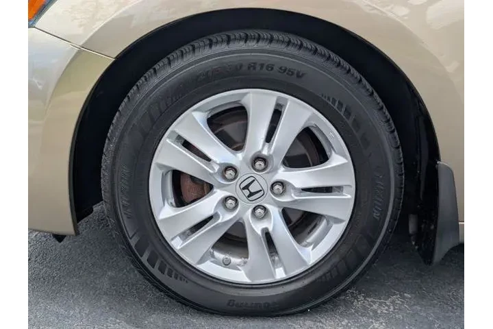 $5997 : Honda Accord 2010 LX-P 4dr S image 6