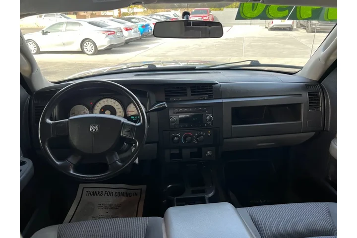 2011 Dakota SXT Crew Cab 2WD image 9