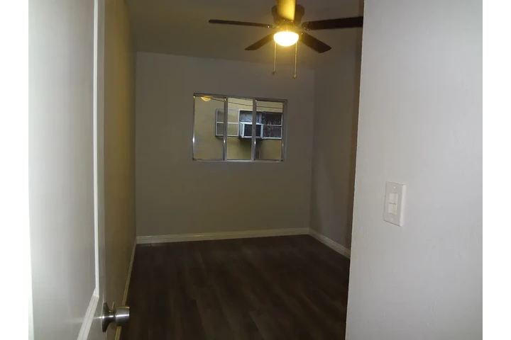 $825 : Family Homes available image 5
