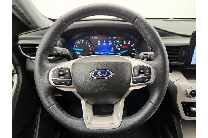 $33998 : Ford Explorer 2023 AWD XLT 4 image 10