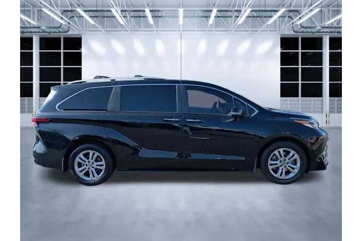 $39994 : Toyota Sienna 2022 AWD Plati image 3