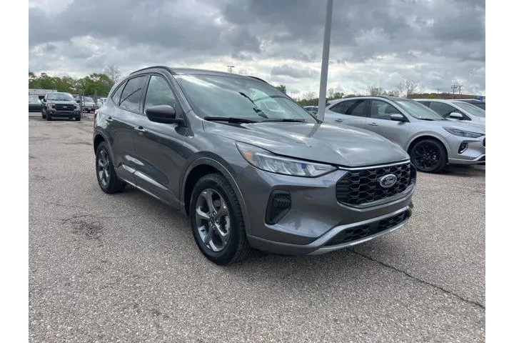 $21912 : Ford Escape 2023 AWD ST-Line image 3