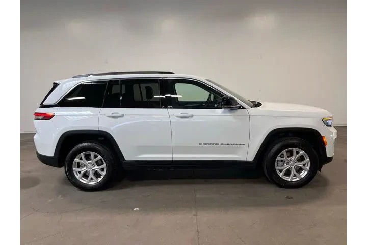 $28509 : Jeep Grand Cherokee 2024 4x4 image 2